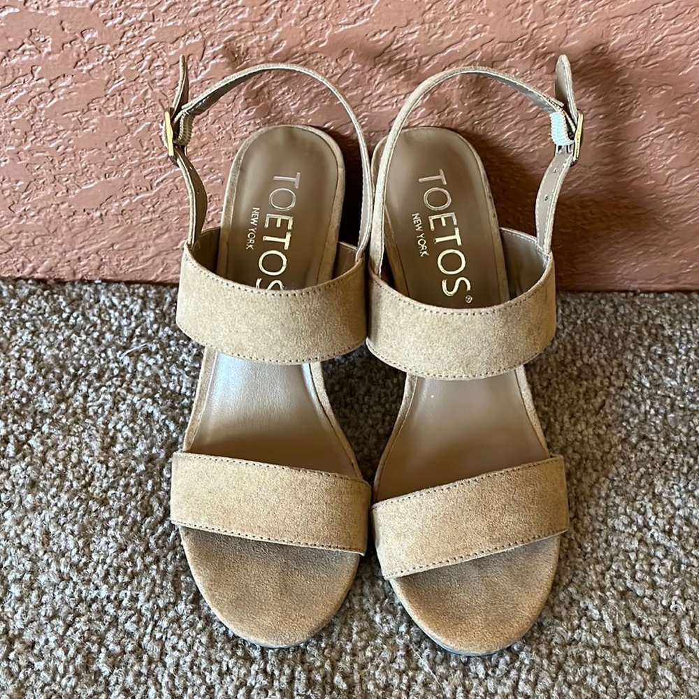 Nude heels size 5 1/2